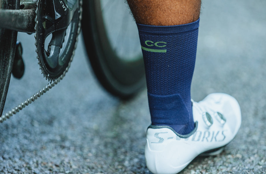 How do I prevent sore feet on my bike?